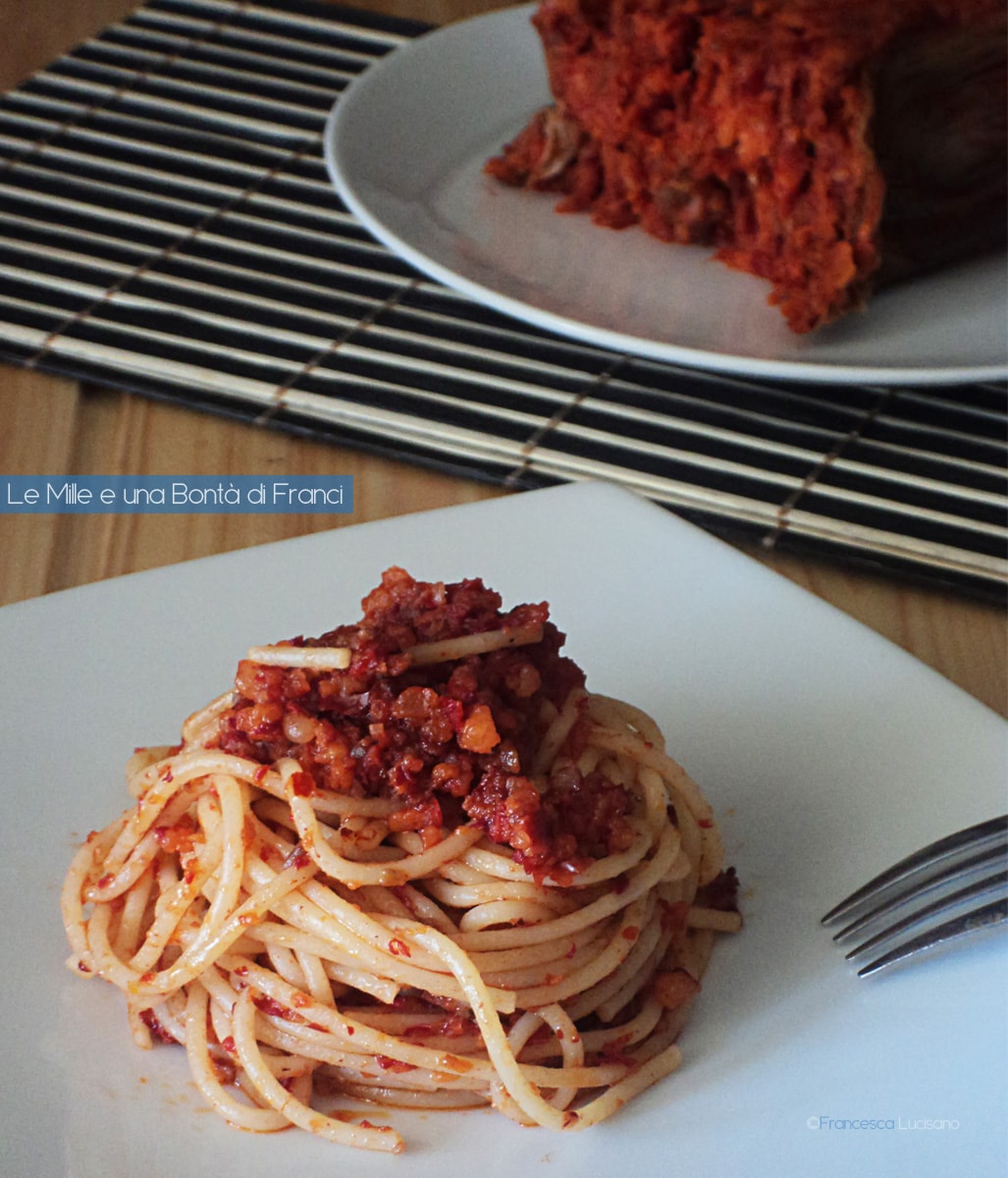Spaghetti con la 'nduja verticale