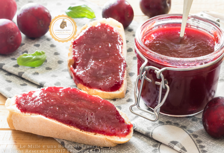 marmellata di prugne fatta in casa