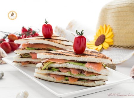 Club sandwich con salmone robiola e zucchine