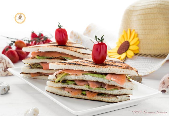club sandwich con salmone robiola e zucchine