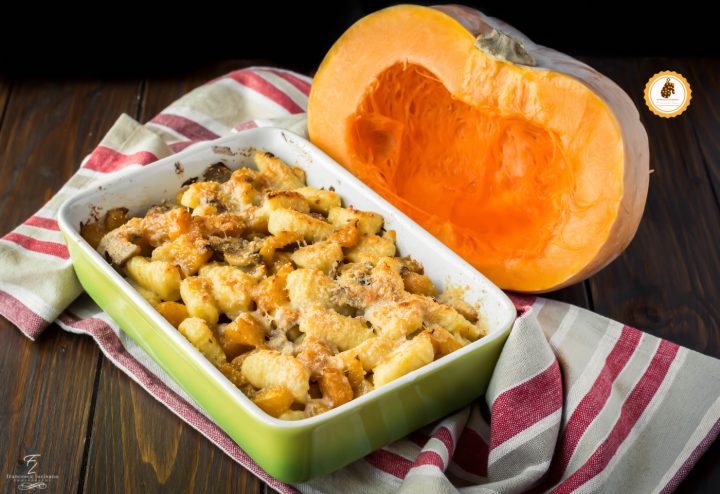 gnocchi gratinati al forno con zucca e funghi