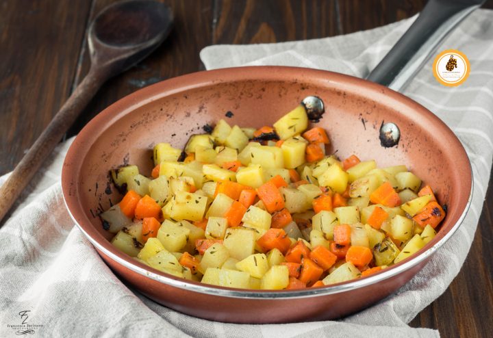patate e carote in padella